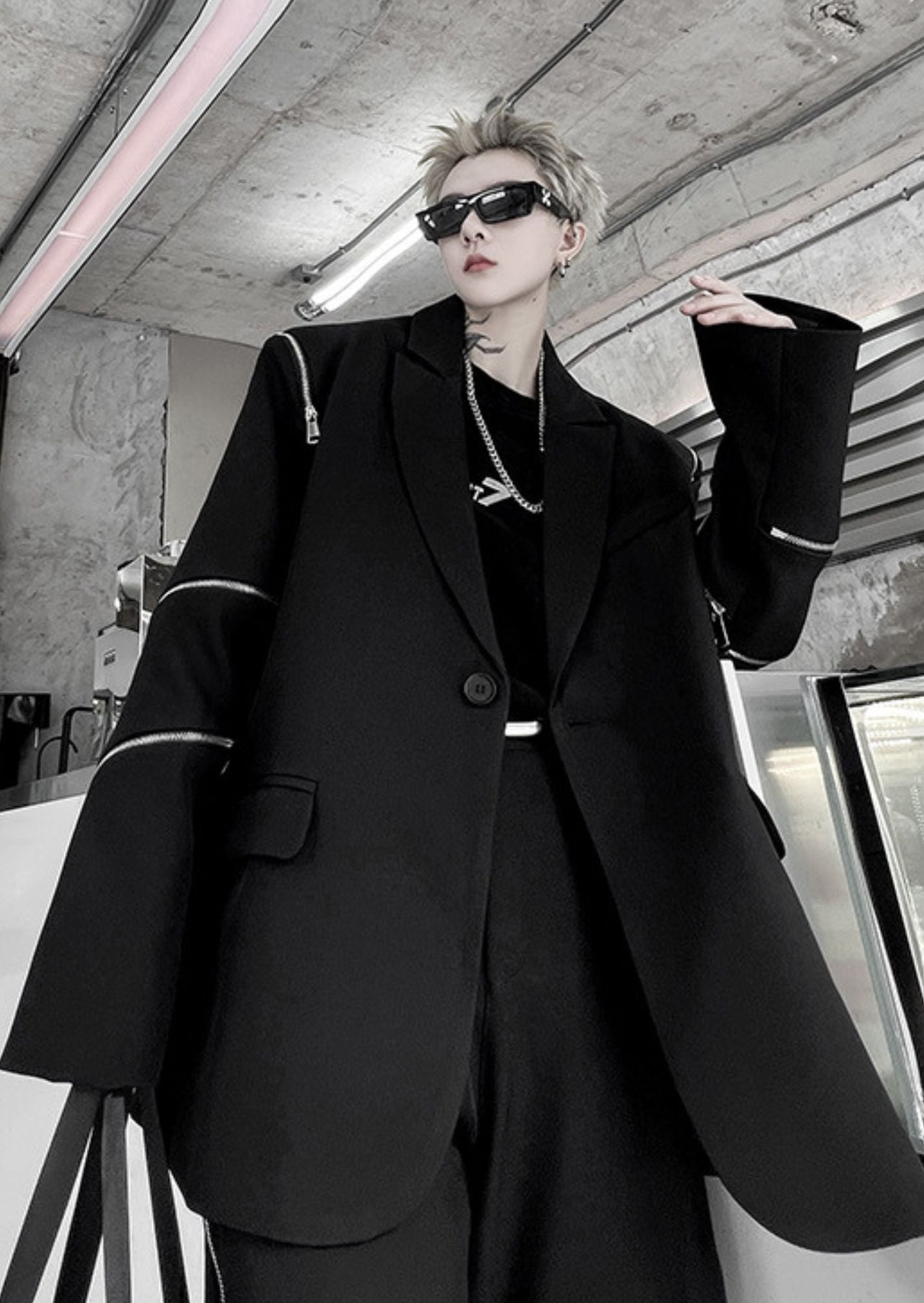 K-Pop Inspired Blazer with Zipper Detailed at the Sleeve