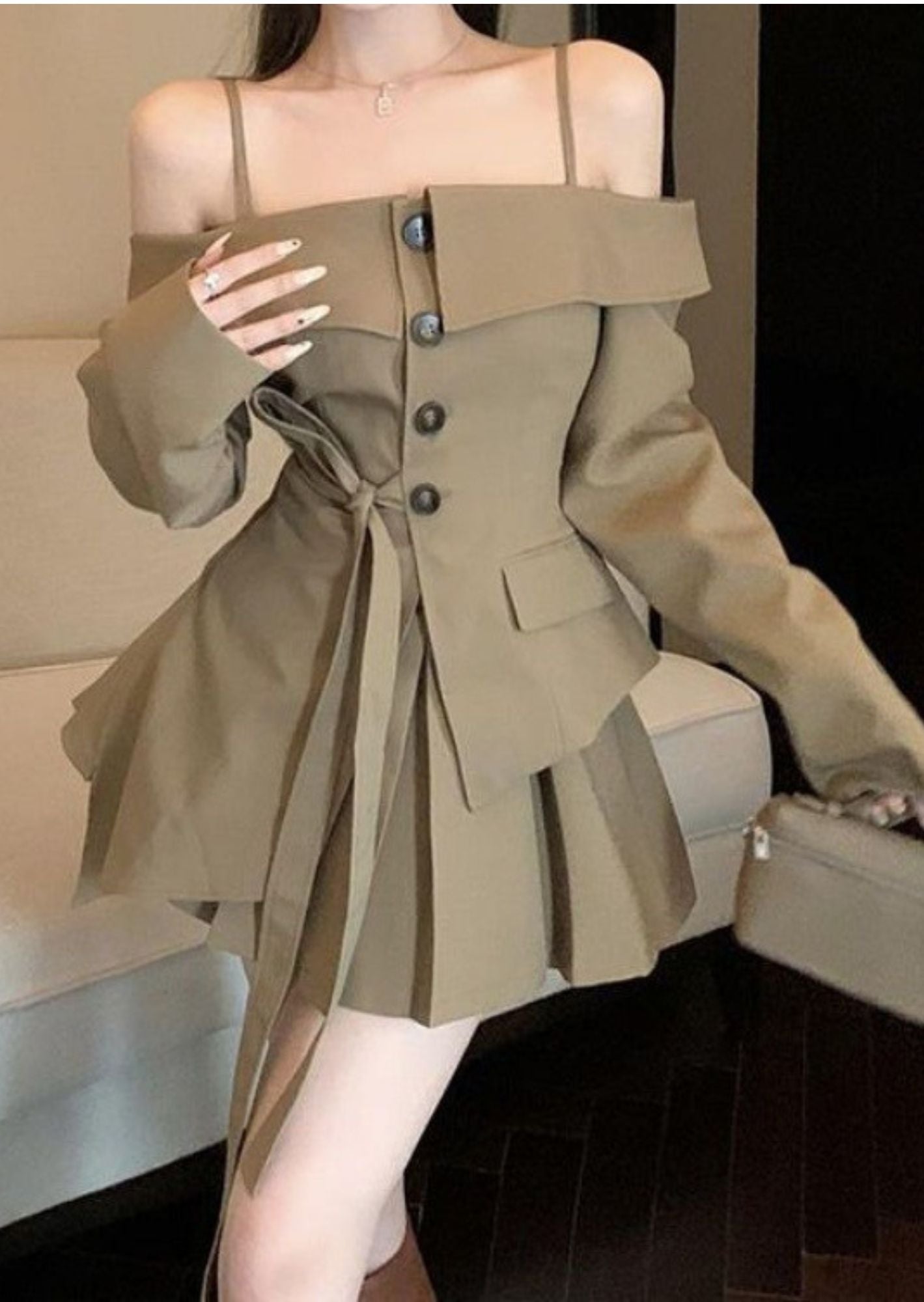 K-Drama CEO-Inspired Power Shirt -  Khaki Pleated Short Skirt – BASIC