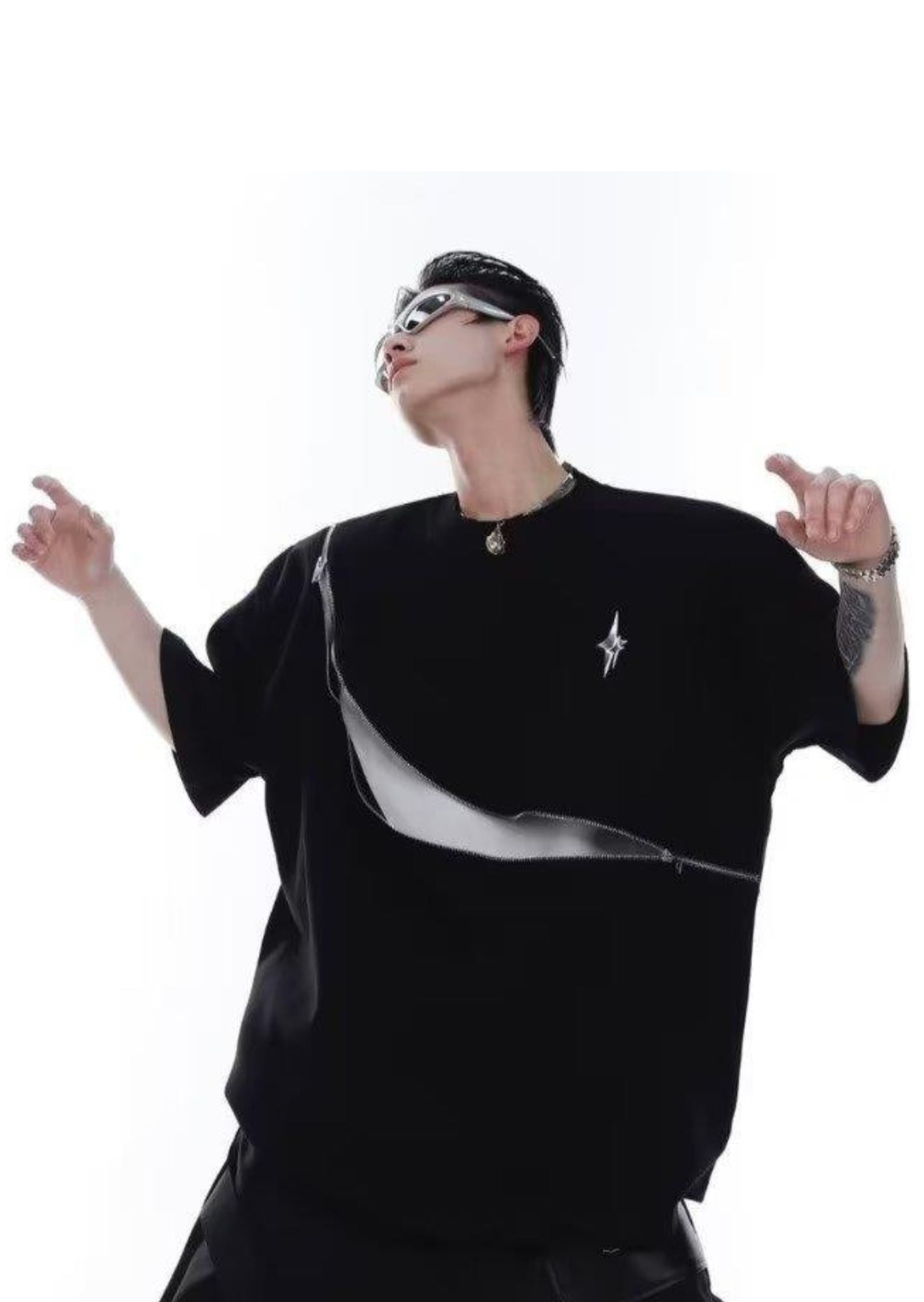 C-Drama Inspired Street Luxe Statement - Oversized Black T-Shirt with Asymmetric Zipper Detailing – BASIC