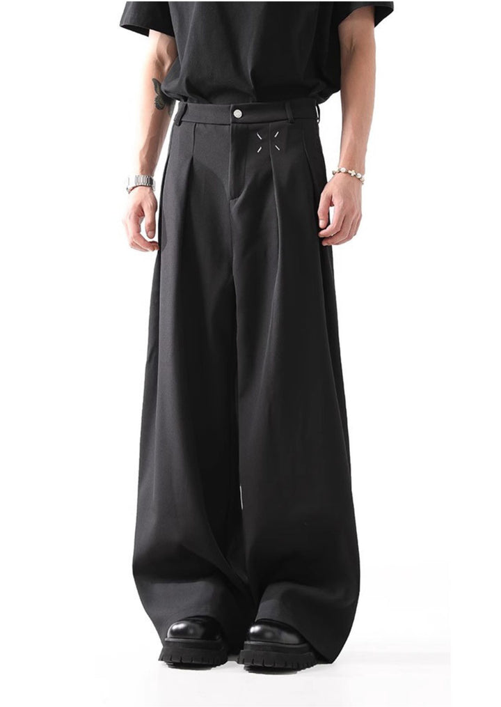 Wide Leg Pleated Clean Fit Trouser