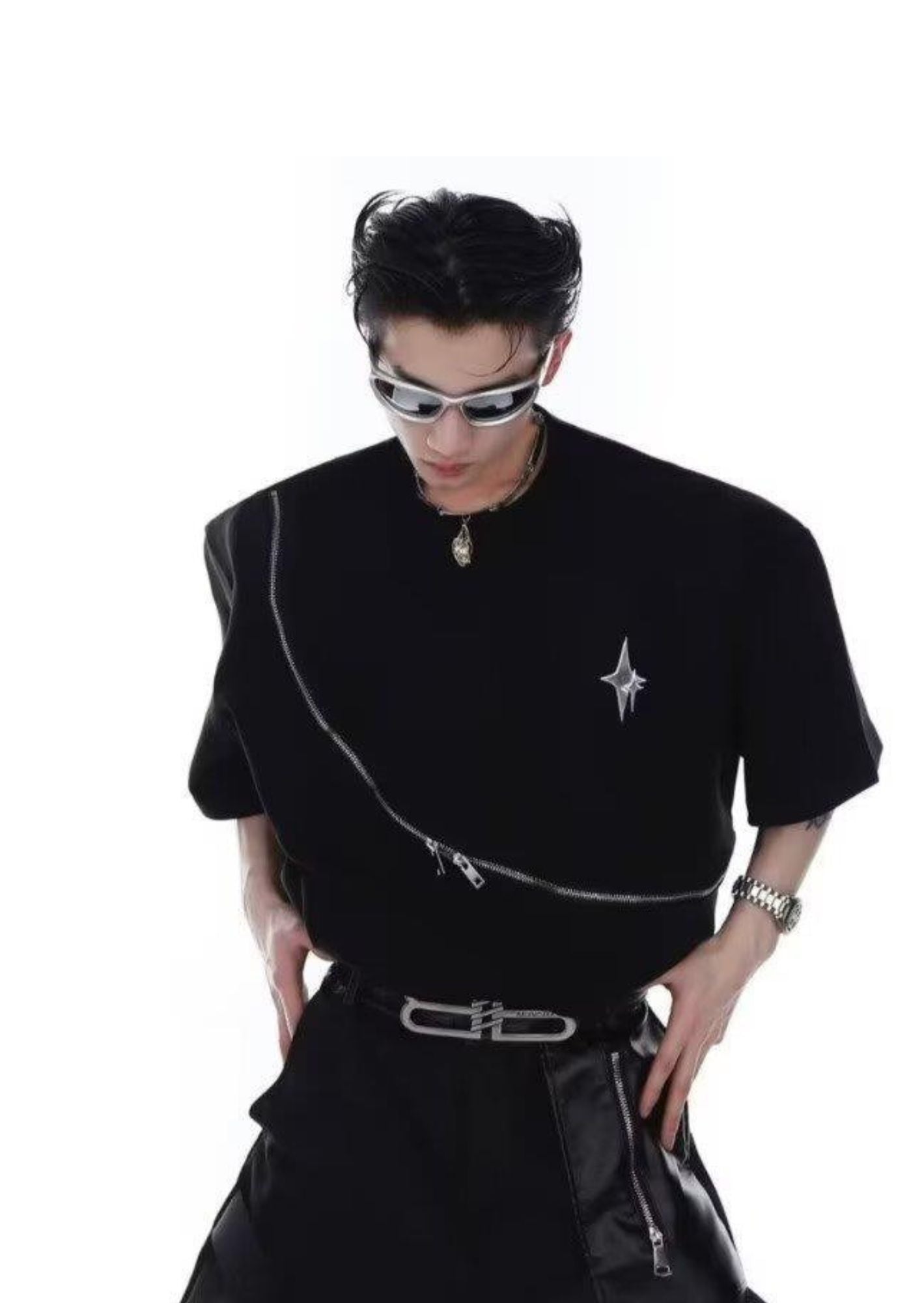 C-Drama Inspired Street Luxe Statement - Oversized Black T-Shirt with Asymmetric Zipper Detailing – BASIC
