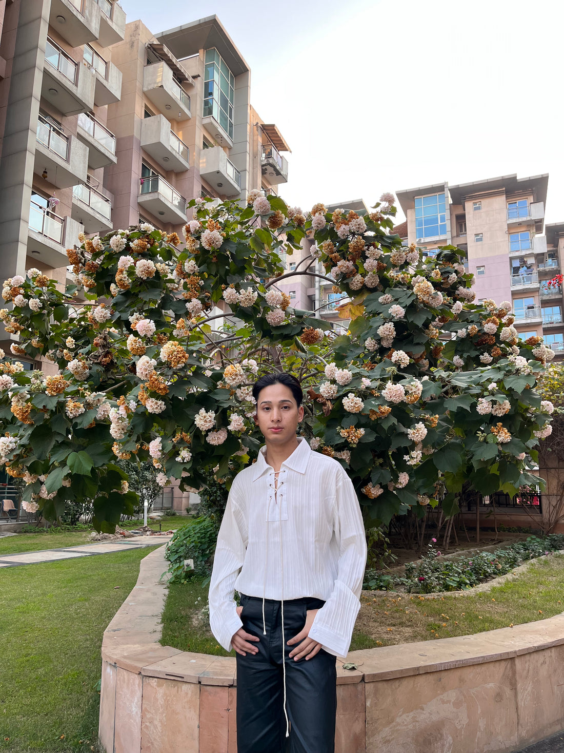 J-Drama-Inspired Minimalist Aesthetic - White Lace-Up Collar Shirt with Relaxed Silhouette – BASIC