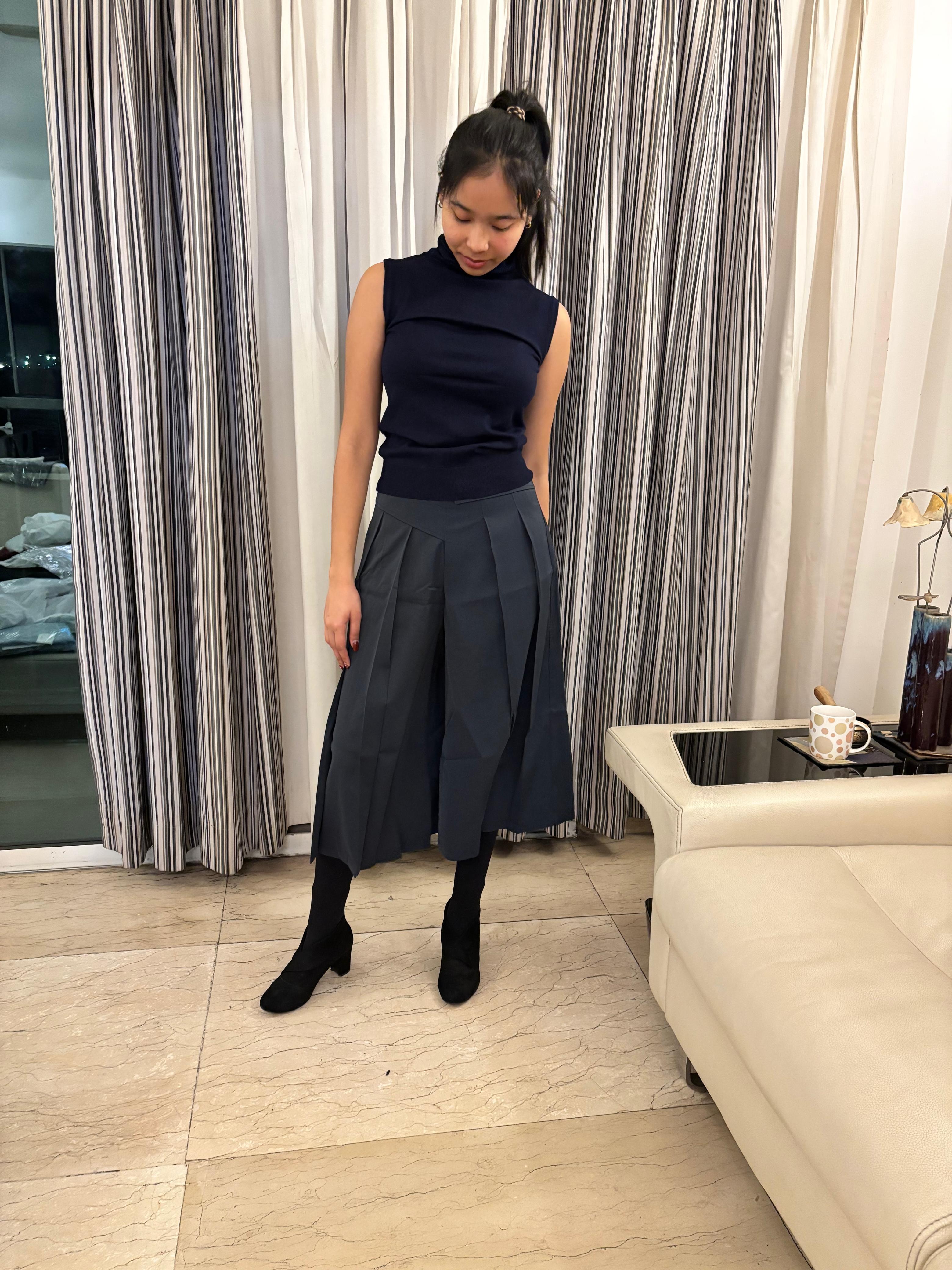 Japanese Inspired Modern Executive Style Pleated Calf-Length Pants - BASIC