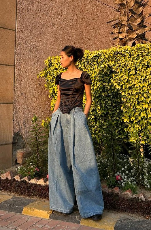 C-Drama Inspired Modern Elegance - Black Satin Off-Shoulder Sweetheart Corset Top – BASIC