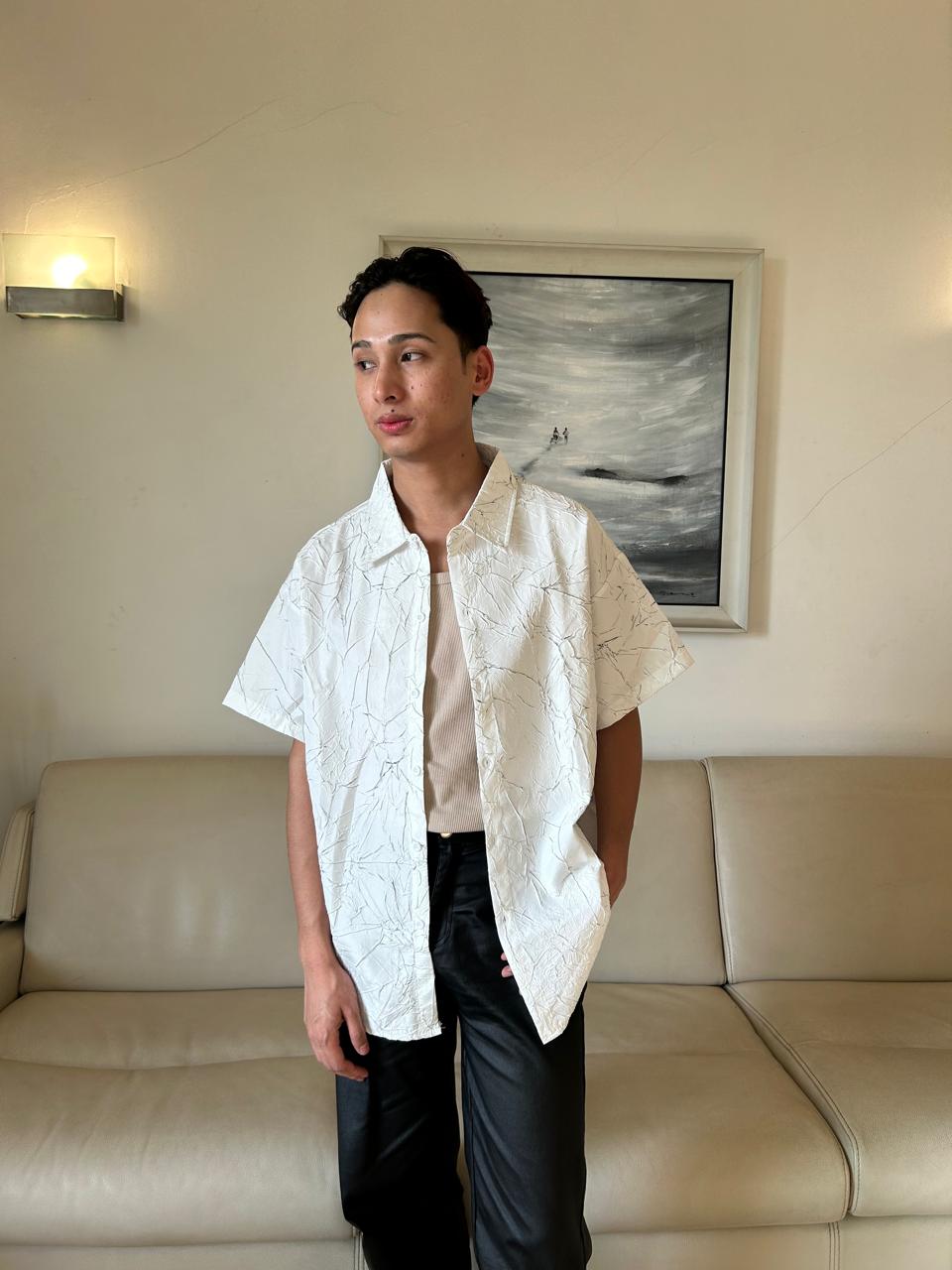 C-Drama Inspired Modern Elegance - White Textured Short-Sleeve Shirt with Marble-Inspired Print – BASIC